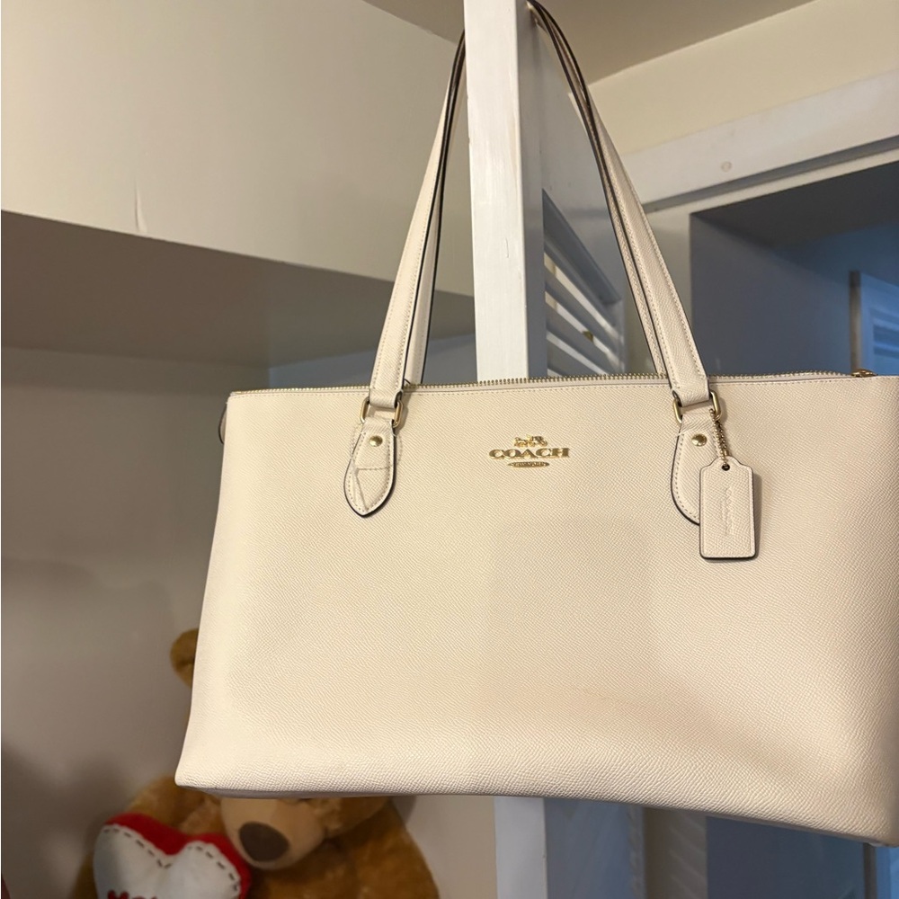 ***Sold***Coach Ivory Leather Shoulder Bag